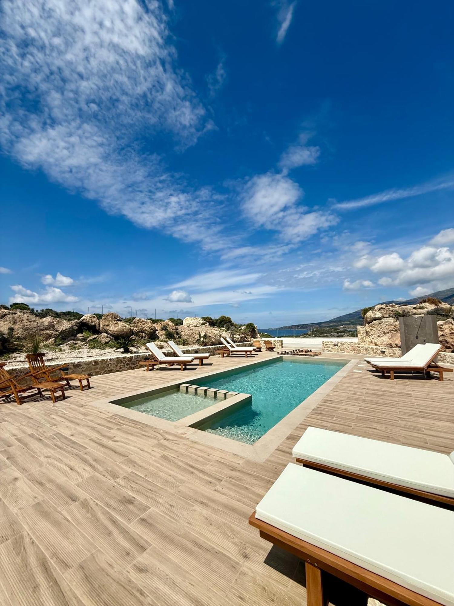 Cove Elafonisi Apartments Agios Pandeleimon  ภายนอก รูปภาพ